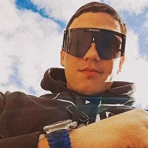 Meet your Posher, Jose